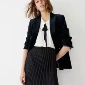 NWT J. Crew Black Pull On Pleated Mini Skirt BN756
Medium
